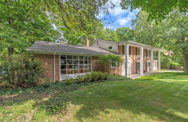 34150 Hunters Row Gallery 2