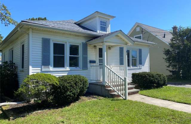 424 Sweezy Avenue Gallery 2