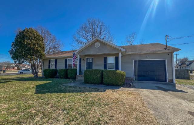 Fenced Backyard--No Breed Restrictions! Close to Post! Gallery 4