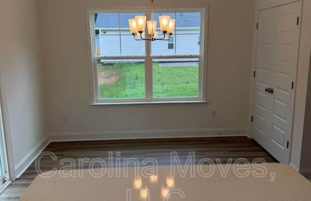 311 Ponder Rd. Gallery 4
