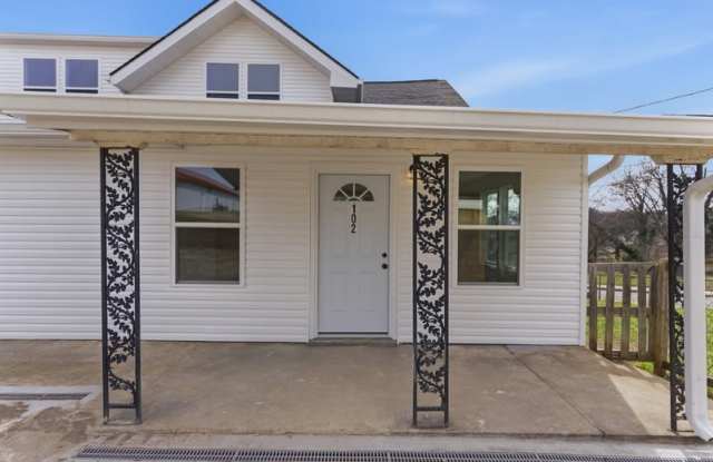 2303 Parkview Avenue - 102 photos photos