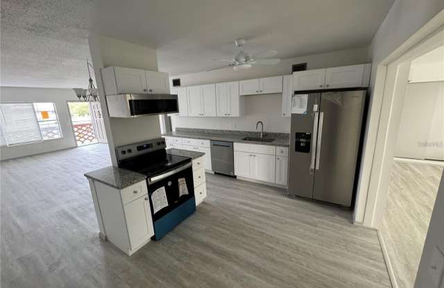 2072 AUSTRALIA Way W Gallery 1