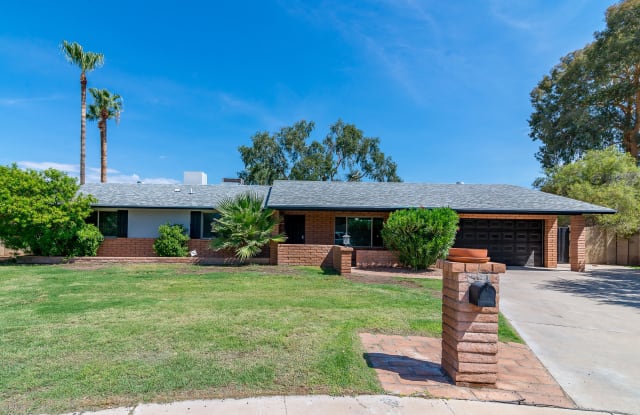 4702 E WILLOW Avenue - 4702 East Willow Avenue, Phoenix, AZ 85032