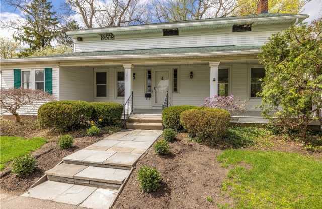 1253 Fairport Road Gallery 1
