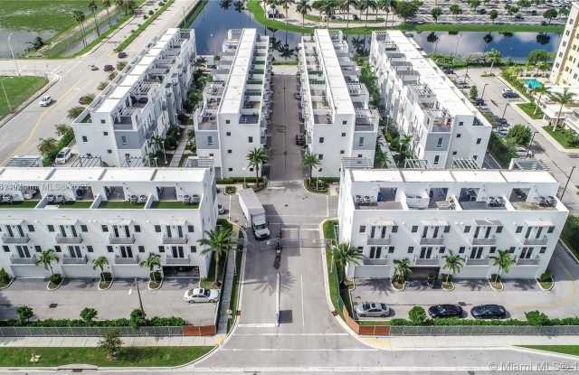 9123 NW 33rd St photos photos
