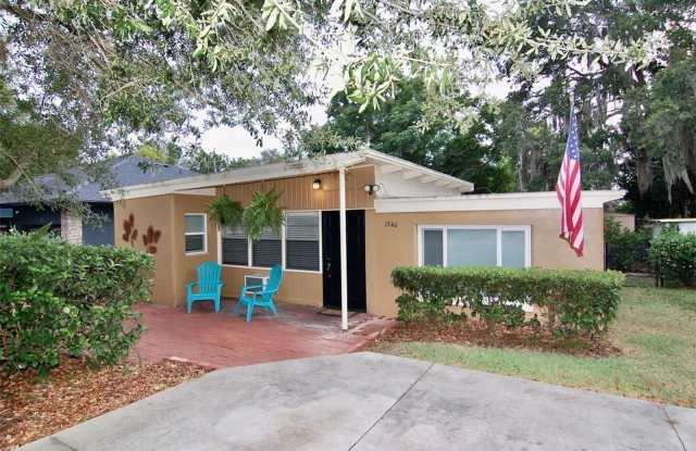 1940 SUNSET LANE photos photos