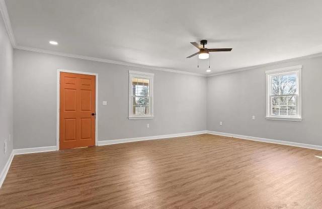 305 Hillside Drive Gallery 3