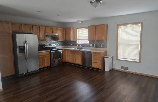 102 East Montcalm Street - 1 Gallery 2