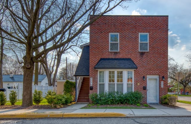 339 1/2 Wilcox St - 339 1/2 Wilcox St, Rochester, MI 48307