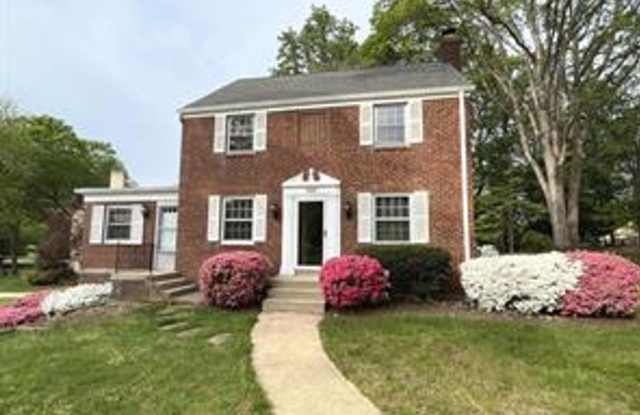 CHARMING COLONIAL IN KENSINGTON  CLOSE TO NIH JOINT BASE BETHESDA photos photos