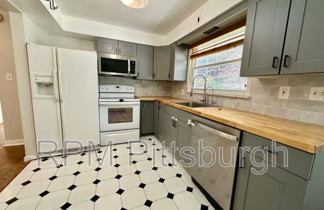 208 Bridge St - 208 Bridge Street, Allegheny County, PA 15017