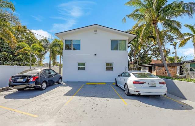 313 Southwest 1st Street - 313 Southwest 1st Street, Hallandale Beach, FL 33009
