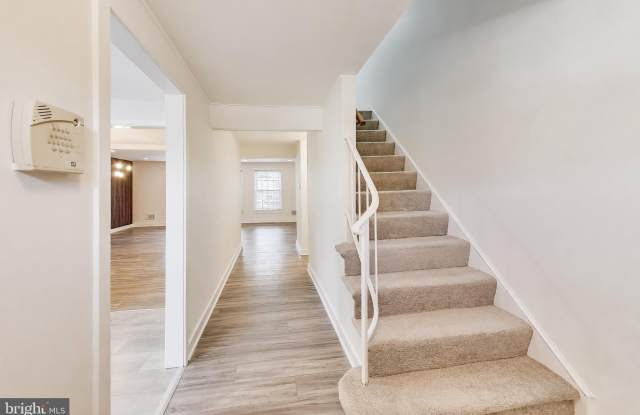 1436 POTOMAC HEIGHTS Drive Gallery 2