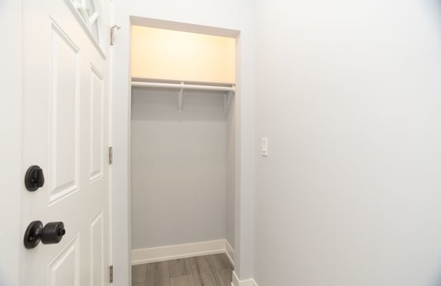 2847 N Ridgeway Avenue Gallery 4