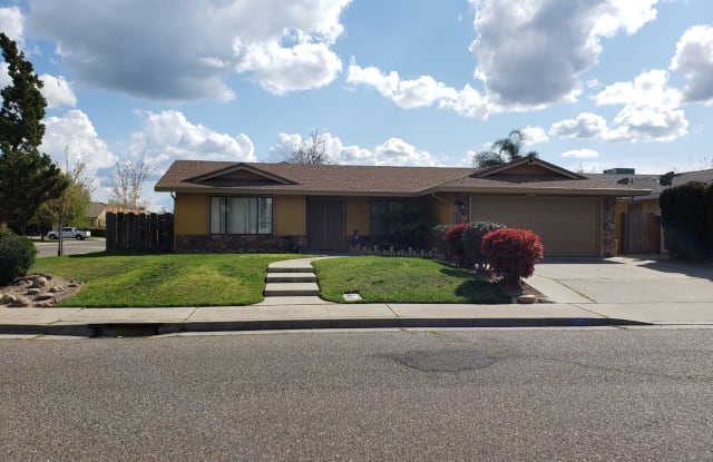 542 E. Clinton - 542 East Clinton Avenue, Atwater, CA 95301