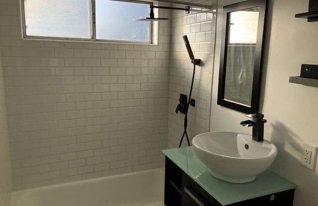 1449 W 35th Pl - 1449 West 35th Place, Los Angeles, CA 90018