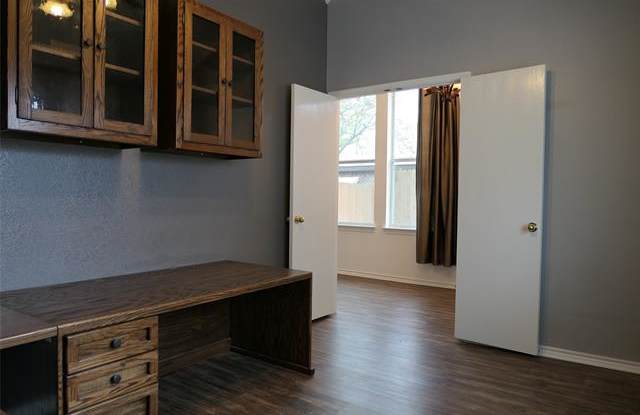 304 Canyon Lake Drive Gallery 4