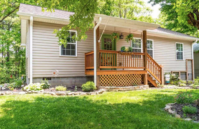 Adorable home available within 2 weeks of signing photos photos