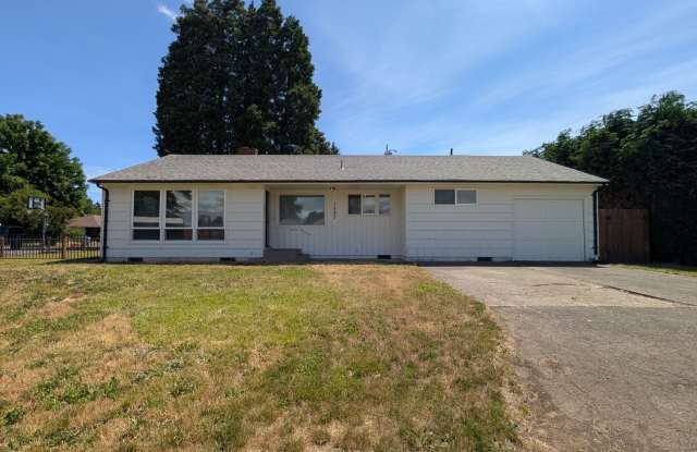Nice 3 bed/1 bath with large backyard and patio! photos photos