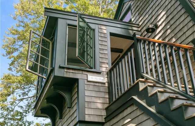 99 Coggeshall Avenue Gallery 2