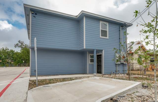 1835 W Poplar photos photos