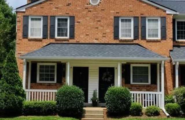 1210 Green Oaks Lane - 1210 Green Oaks Lane, Charlotte, NC 28205