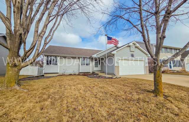 Spacious 5-Bedroom Ranch in the Heart of Waukee photos photos