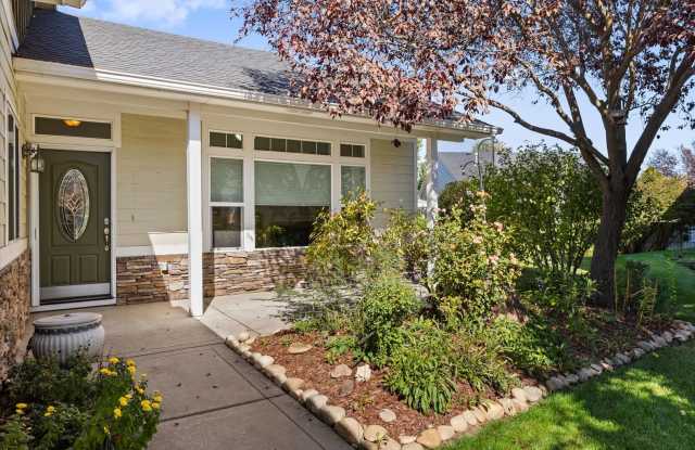 Charming 3-Bedroom Home in a Desirable Garden City Location! Gallery 3