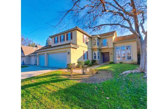 Spacious 5-Bedroom Fresno Home with Garage and Backyard! photos photos