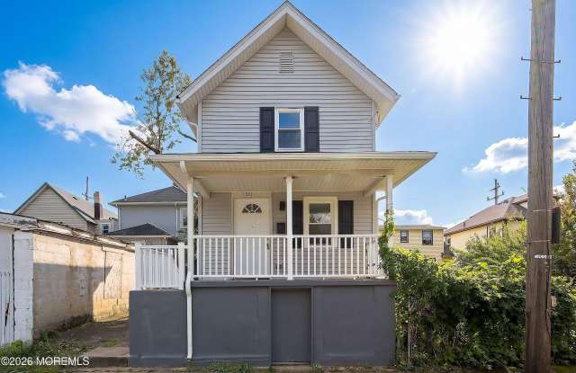 1310 Summerfield Avenue Gallery 1
