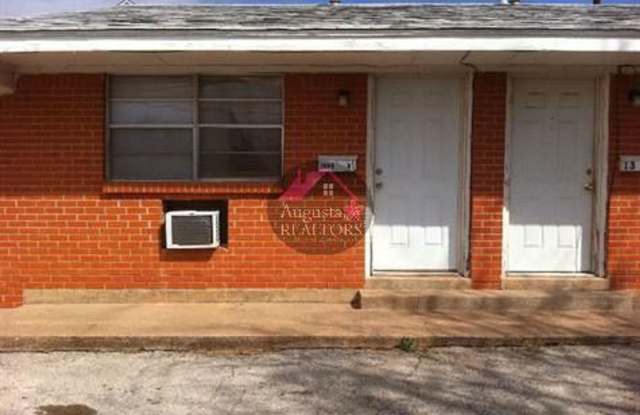 Cozy one bedroom duplex! Gallery 1