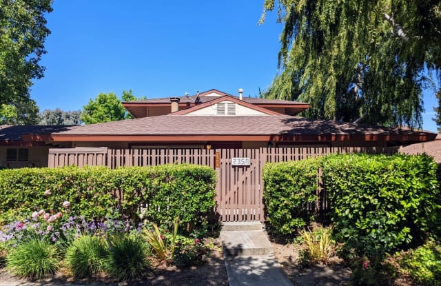 235 Red Oak Drive West #A - 235 Red Oak Drive West, Sunnyvale, CA 94086