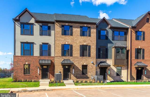 4593 DANDELION Loop - 4504 Dandelion Lp, Chantilly, VA 20151