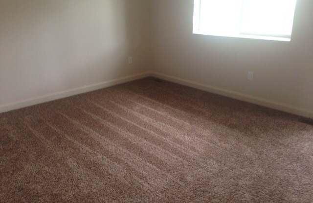 Great 4 Bedroom Townhouse in Ogden for Rent - 1107 Healy Street, Ogden, UT 84403