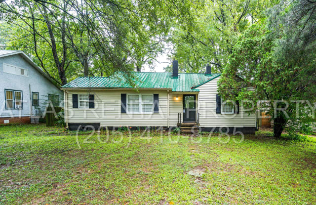 1621 Enolam Blvd SE - 1621 Enolam Boulevard Southeast, Decatur, AL 35601