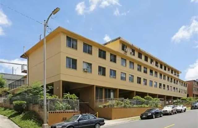 MOVE IN READY! 2 BD, 1 BA IN HILLSIDE VILLA- SALT LAKE - 3003 Ala Napuaa Place, Honolulu, HI 96818