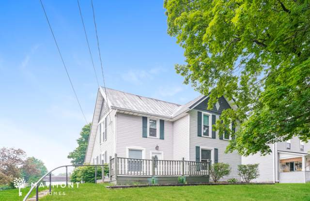 32 East Main Street - 32 East Main Street, Jeromesville, OH 44840 32 East Main Street - 32 East Main Street, Jeromesville, OH 44840