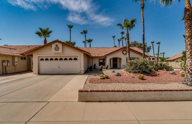8917 E DAVENPORT Drive - 8917 East Davenport Drive, Scottsdale, AZ 85260