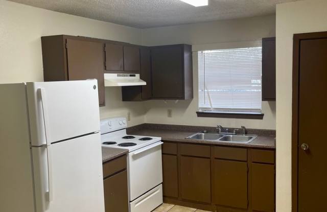 2319 Elm Park Drive; 2BR-1BA Gallery 4