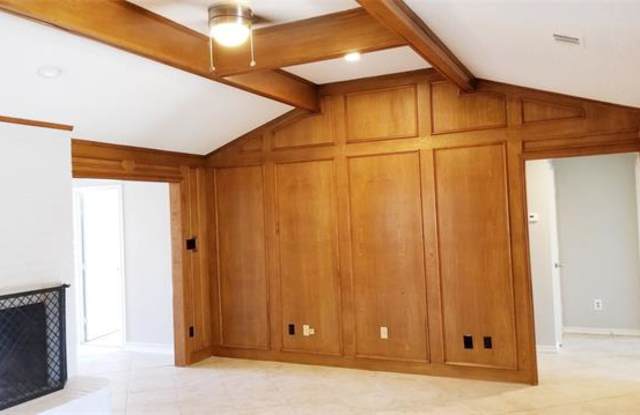 3402 Queenswood Lane Gallery 3