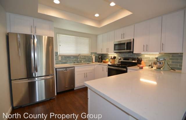 6571 Paseo del Norte Unit F Gallery 4