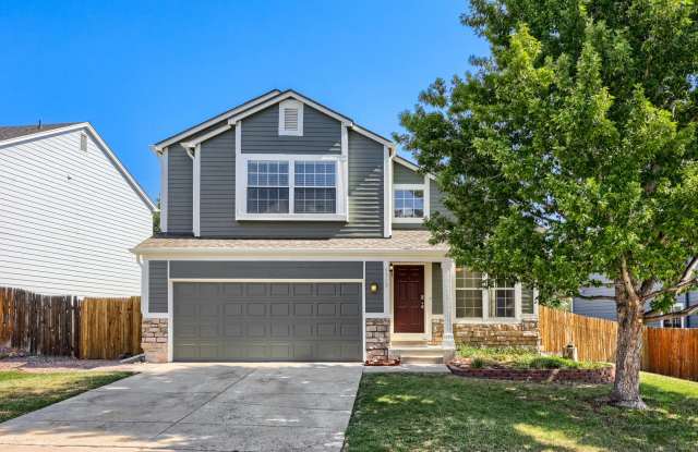 Evolve Real Estate: Meticulous Executive 4 Bedroom Plus Finished Basement Available IMMEDIATELY! Gallery 1