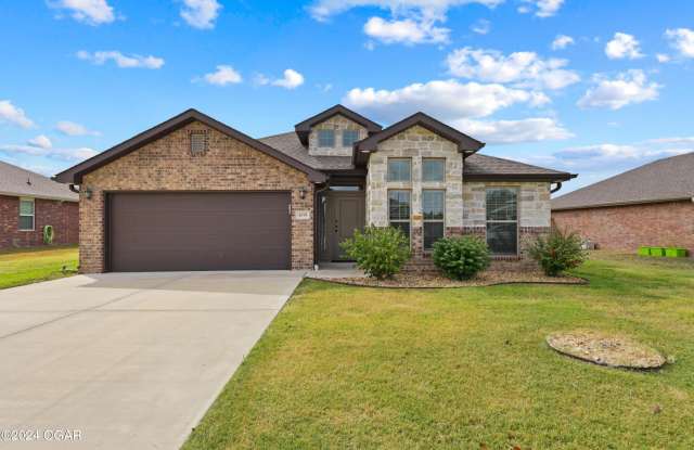 4618 W 26th Place - 4618 West 26th Place, Joplin, MO 64804