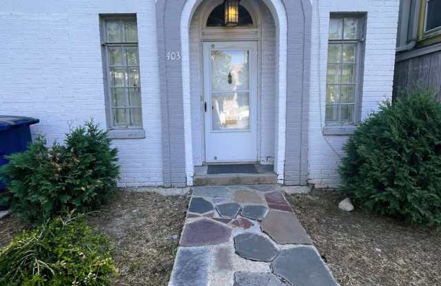 3-Bedroom House by Central Campus with Private Courtyard & Laundry | Flexible Lease Start Date Gallery 4