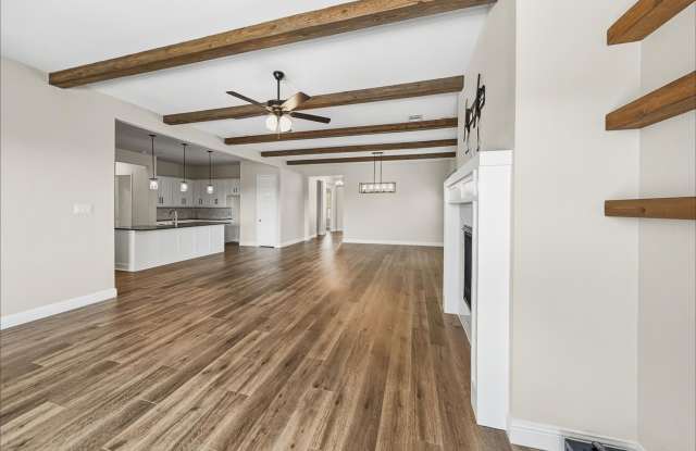 1073 Fleetwood Drive Gallery 4
