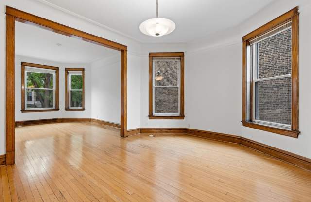 3746 N Lakewood Avenue Gallery 4
