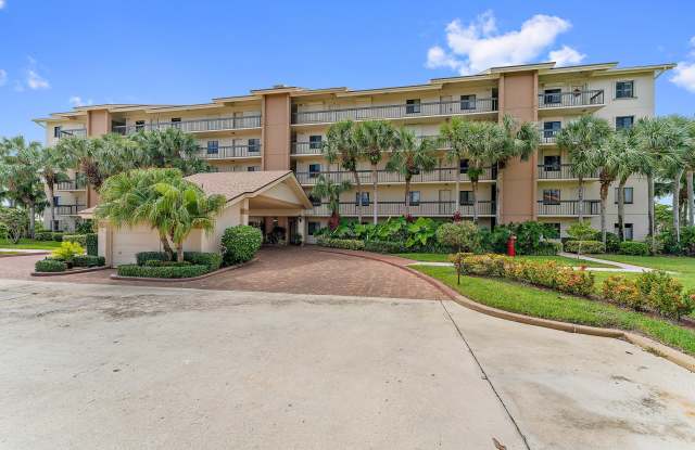 1001 Seafarer Circle Gallery 2