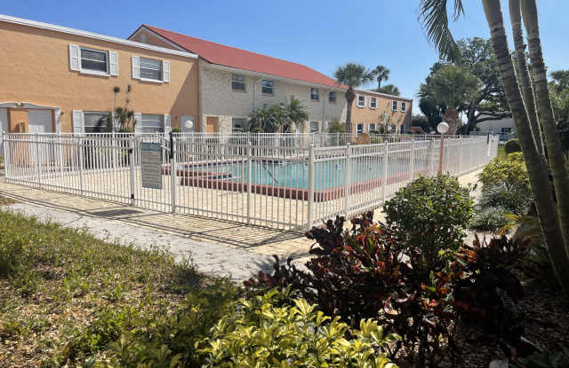 50 Needle Boulevard - 28 photos photos 50 Needle Boulevard - 28 photos photos