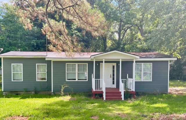 4 Bed 3 Bath Cozy Cottage on Lake Front Property photos photos