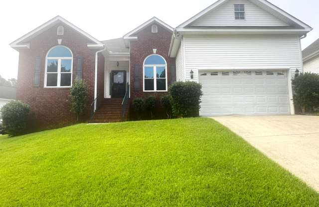 Great Home Convenient to Downtown and I-75 Gallery 1